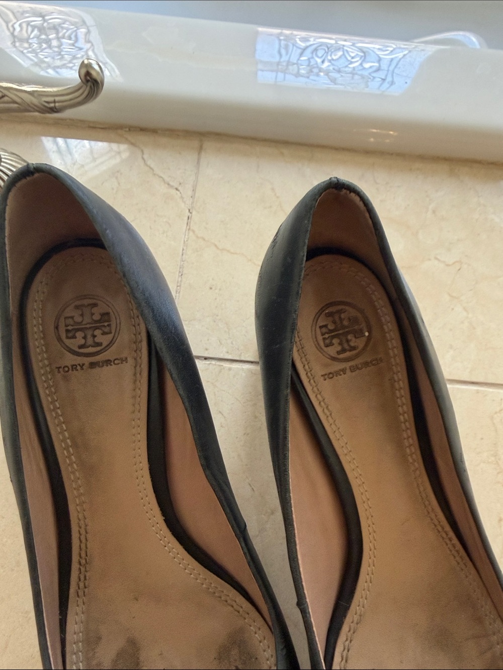 Tory Burch Black Leather Low Heel Pumps with Gold Logo Trim - Picture 3 of 3